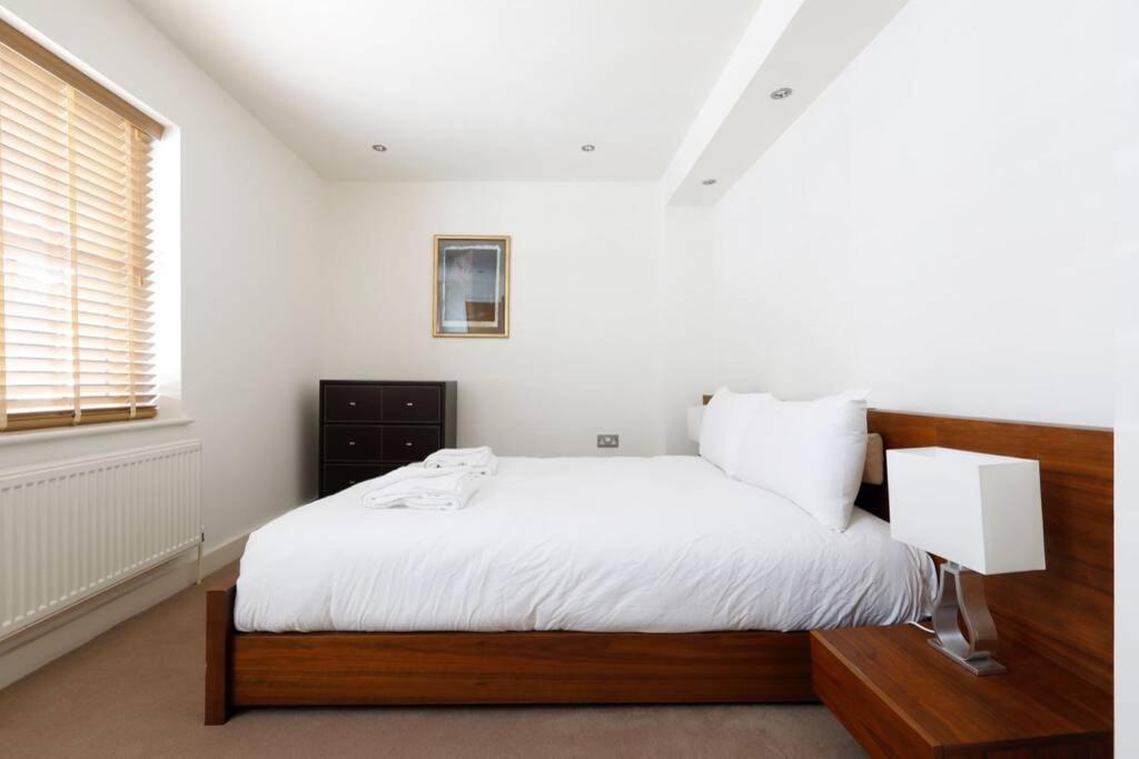 Beautiful 2 Bedroom Mews House With Parking By The Beach Hove Exteriér fotografie